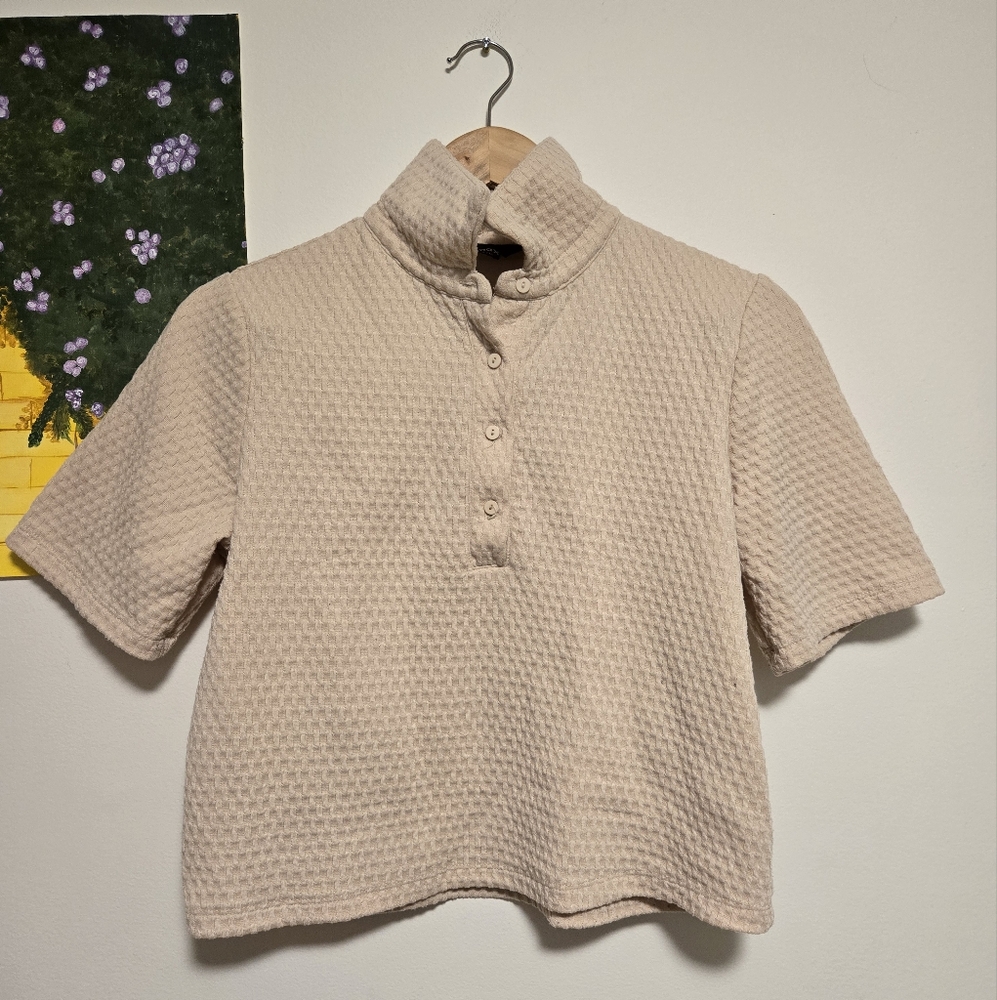 👕Beige/Cream Color Top Knitted Like